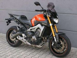 YAMAHA MT-09