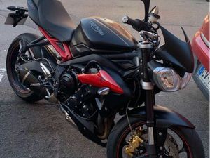 TRIUMPH STREET TRIPLE 675R