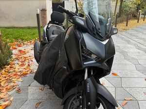 YAMAHA XMAX 125 TECH MAX - TECH BLACK2024