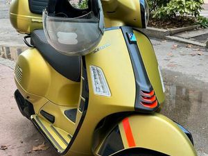 VESPA 125 GTS SUPER SPORT