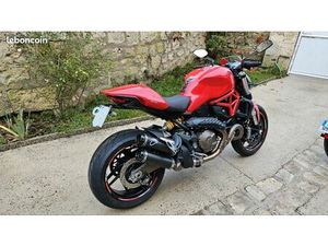 DUCATI MONSTER 821