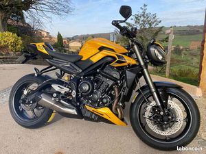 TRIUMPH 765 STREET TRIPLE RS 4950KMS MODELE 2023 GARANTIE 6 MOIS ETAT PROCHE DU NEUF