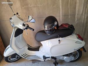 VESPA 50 NEUVE 4 KM