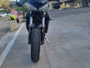 TRIUMPH STRETT TRIPLE 765RS