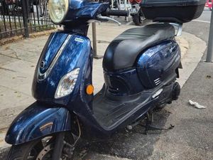 SCOOTER SYM FIDDLE III + TOP CASE 52L