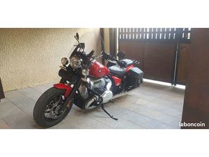 MOTO BMW R18 CLASSIC ROUGE