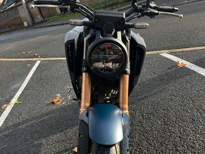 HONDA CB125R DE 2023