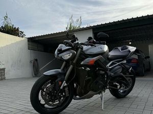 TRIUMPH STREET TRIPLE 765RS