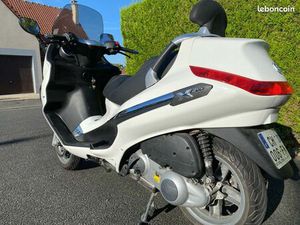 A SAISIR - PIAGGIO XEVO 125 – EXCELLENT ÉTAT – 6 385 KM – CT OK