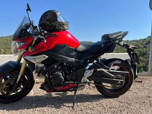 SUZUKI - GSR 750