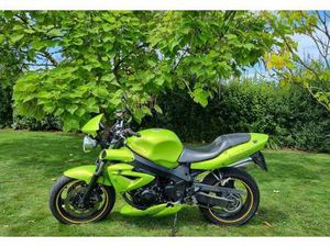 TRIUMPH SPEED FOUR 806 LBS AUCH A2 FÃ¼HRERSCHEINTAUGLICH