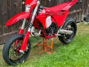 125 MIT STRAÃENZULASSUNG