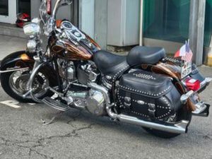 HARLEY-DAVIDSON HERITAGE SOFTTAIL FLSTC