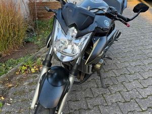 YAMAHA XJ6