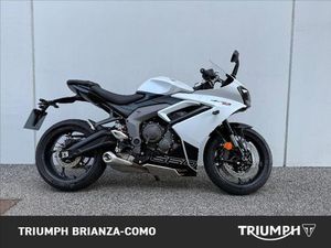 TRIUMPH DAYTONA 660