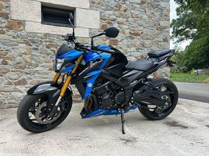 GSX S 750