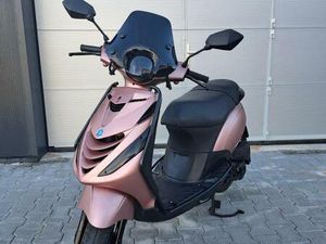 ② PIAGGIO ZIP 4T SCOOTER MAT LICHTROZE FULL OPTION (A-KLASSE)