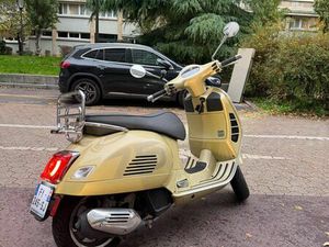 VESPA 125 GTS 75EME ANNIVERSAIRE