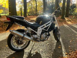 ② ZEER NETTE HYOSUNG GT 650 V-TWIN