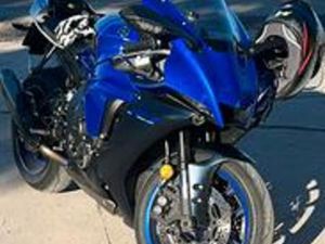 R1 2021 FULL AKRAPOVIC