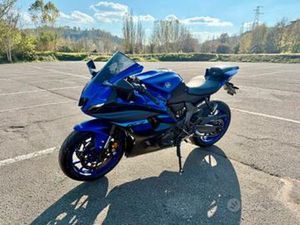 YAMAHA R7 - 2024