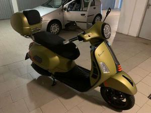 VESPA GTS SUPER SPORT 300 VERDE