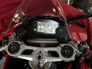 DUCATI PANIGALE V2 ROSSO