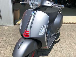 VESPA GTS 125 SUPERSPORT