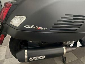 VESPA GTS 300 SUPER IE NOTTE