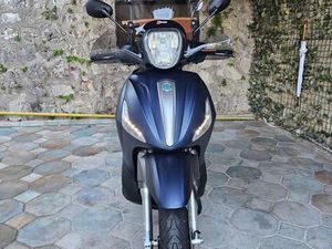 PIAGGIO BEVERLY 300 PARABREZZA BLU/AZZURRO