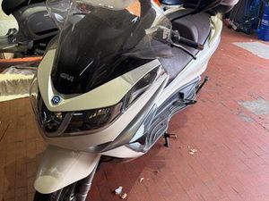 PIAGGIO X10 500
