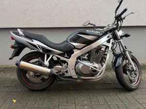 SUZUKI GS 500