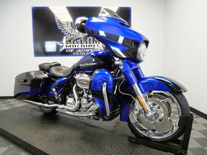 2017 CVO® STREET GLIDE®