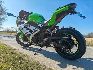 KAWASAKI NINJA 300 LIMITED EDITION 30TH ANNIVERSARY