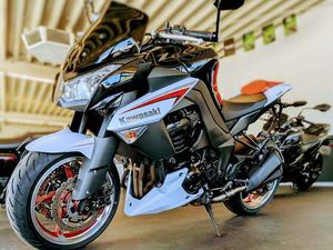 KAWASAKI Z1000 SPECIAL EDITION