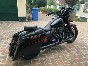 HARLEY-DAVIDSON ROAD GLIDE