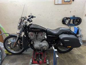 HARLEY-DAVIDSON SPORTSTER XL 883