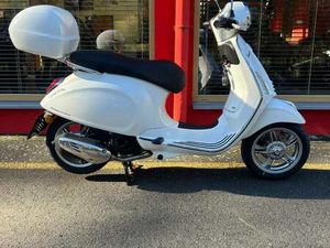 VESPA PRIMAVERA 125 3V ABS - KUFR A NOSIČ ZDARMA