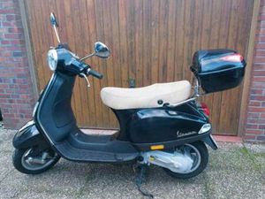 VESPA 50 CCM LX 4T – GEPFLEGT, UNFALLFREI & FAHRBEREIT