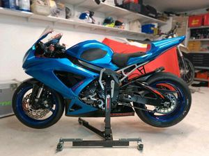SUZUKI GSX-R 750 K8 RENNSTRECKE ÖHLINES, ETC / GSXR 750