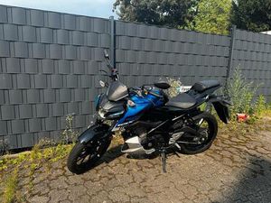 SUZUKI GSX-S 125 CCM / 1.HAND TOP GEPFLEGT