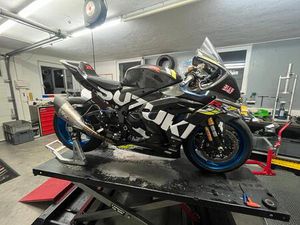SUZUKI GSXR 1000 L7 RACEBIKE