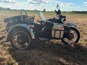 URAL TOURIST GESPANN BEIWAGEN ANGETRIEBEN RÜCKWÄRTSGANG