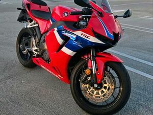 HONDA CBR600RR PC69 AKRAPOVIC