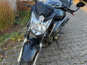 YAMAHA XJ6