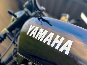 YAMAHA XS400 2A2