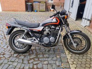 ZU VERKAUFEN STEHT EINE CBX 650 E