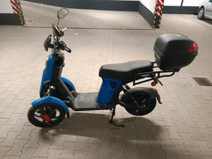 ELEKTRO ROLLER DOHANN BLAU