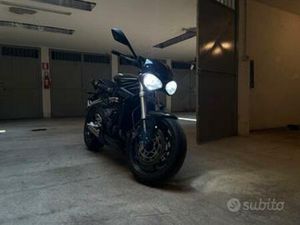 TRIUMPH STREET TRIPLE 765S