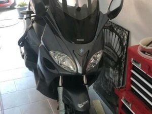 PIAGGIO X9 500